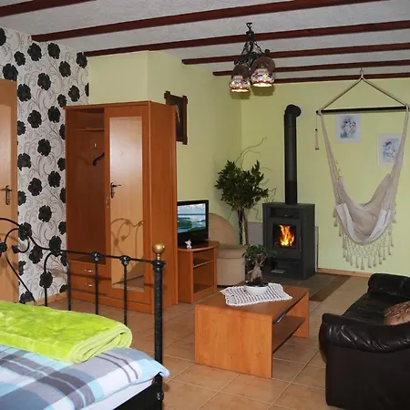 Ranczo Nad Stawem Farmház Ryn